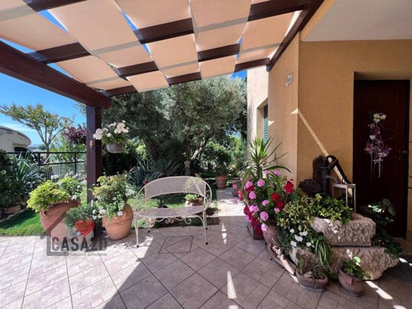 casa indipendente in vendita a Cesena in zona Vigne