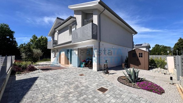 casa indipendente in vendita a Cesena in zona Bagnile