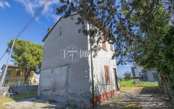 casa indipendente in vendita a Cesena in zona San Rocco