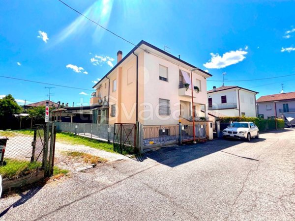 casa indipendente in vendita a Cesena in zona San Vittore
