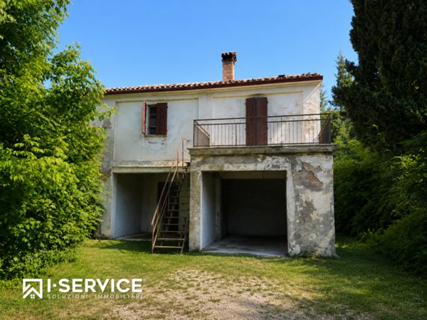 casa indipendente in vendita a Cesena in zona Carpineta