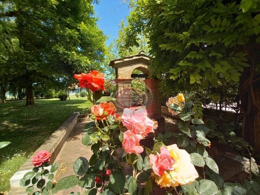 casa indipendente in vendita a Cesena