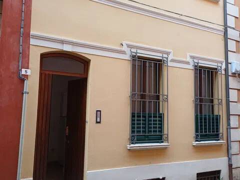 casa indipendente in vendita a Cesena in zona Centro Storico