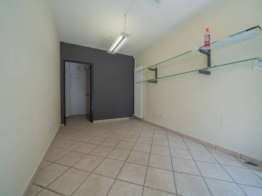 negozio in vendita a Cesena in zona Centro Storico