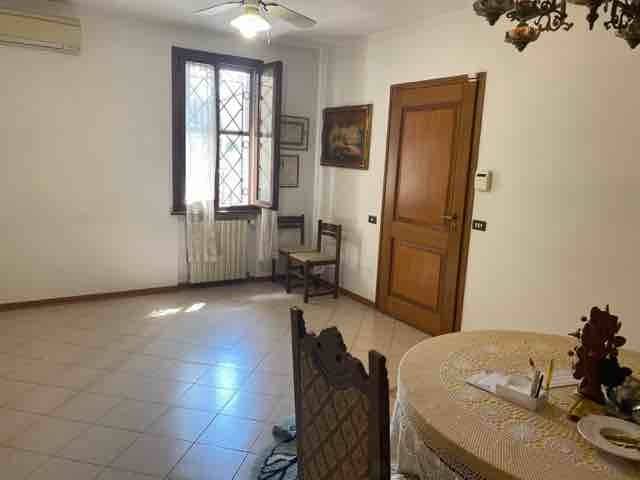 casa indipendente in vendita a Cesena