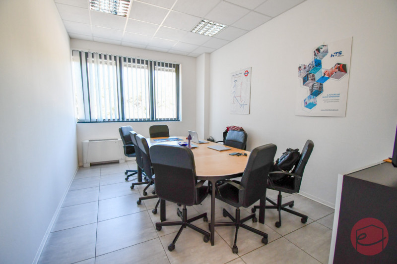 ufficio in vendita a Cesena