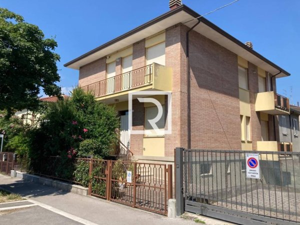 casa indipendente in vendita a Cesena in zona San Rocco