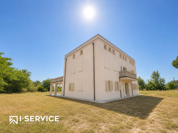 casa indipendente in vendita a Cesena in zona Carpineta