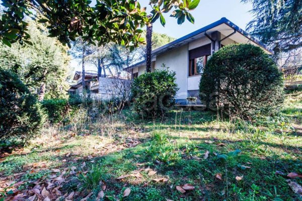 casa indipendente in vendita a Cesena in zona Cesuola