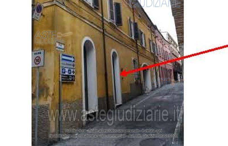 negozio in vendita a Cesena in zona Centro Storico