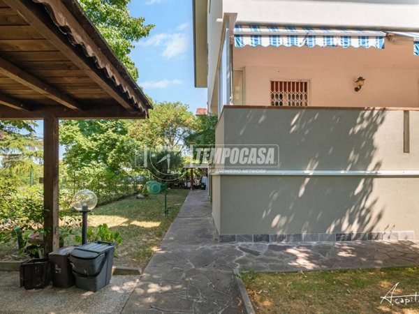 casa indipendente in vendita a Cesena