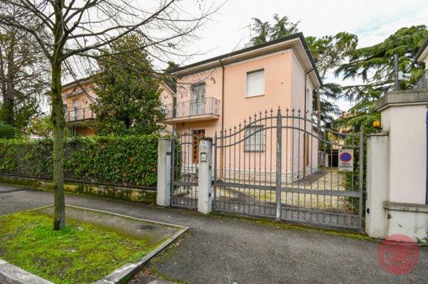 casa indipendente in vendita a Cesena in zona Centro Storico