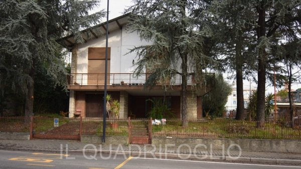 casa indipendente in vendita a Cesena in zona Fiorenzuola