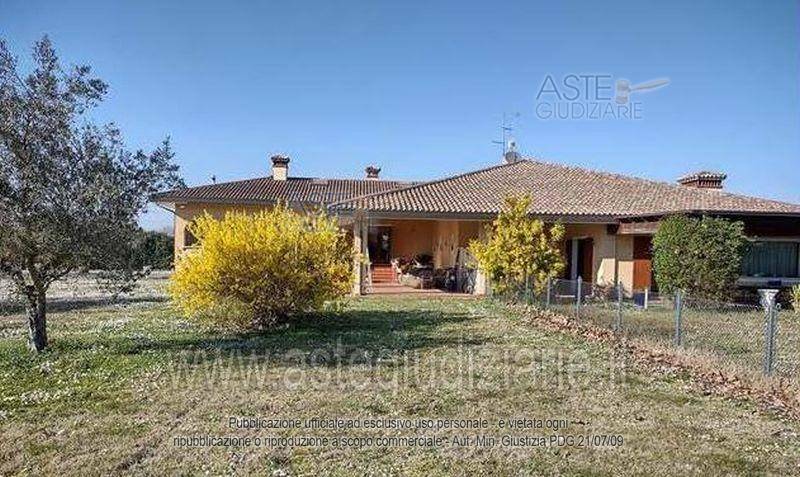 casa indipendente in vendita a Cesena in zona San Cristoforo