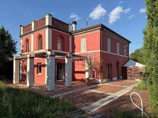 casa indipendente in vendita a Cesena in zona Fiorenzuola