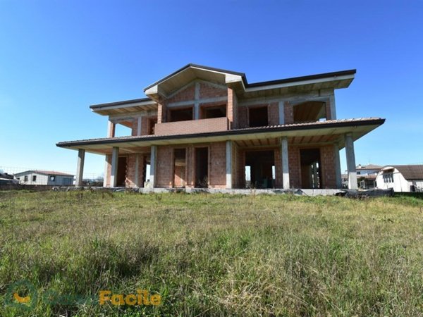 casa indipendente in vendita a Cesena in zona Barriera