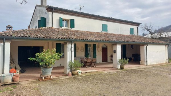 casa indipendente in vendita a Cesena in zona San Carlo