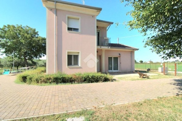 casa indipendente in vendita a Cesena