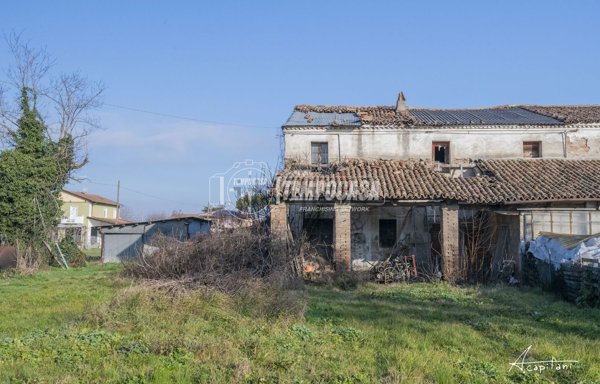pentavano in vendita a Cesena