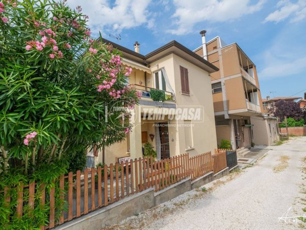 casa indipendente in vendita a Cesena
