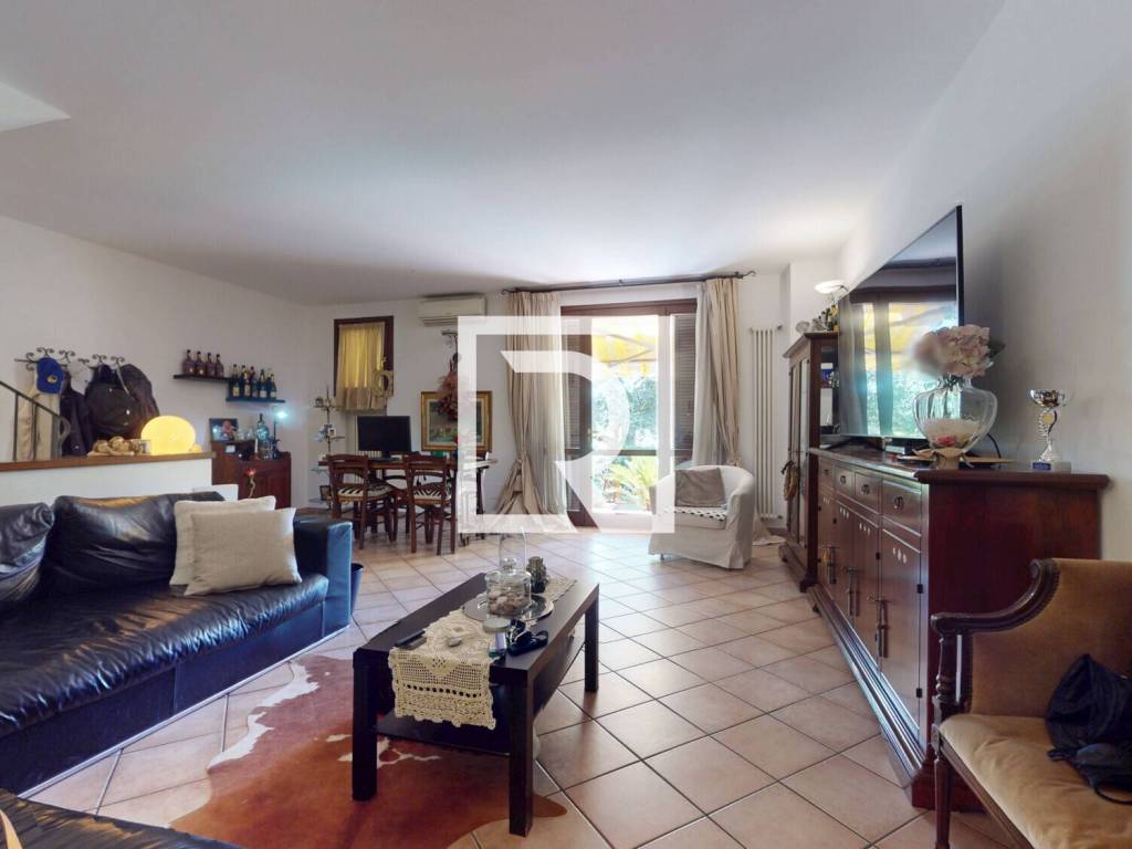 casa indipendente in vendita a Cesena in zona Macerone