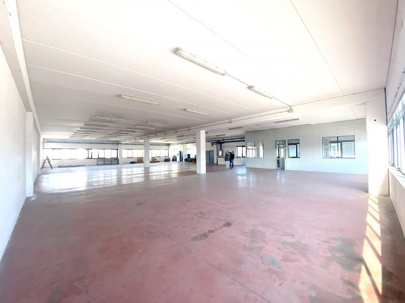locale commerciale in vendita a Cesena in zona Sant'Egidio