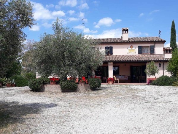 casa indipendente in vendita a Cesena in zona San Tomaso