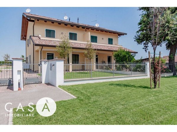 casa indipendente in vendita a Cesena in zona Pievesestina