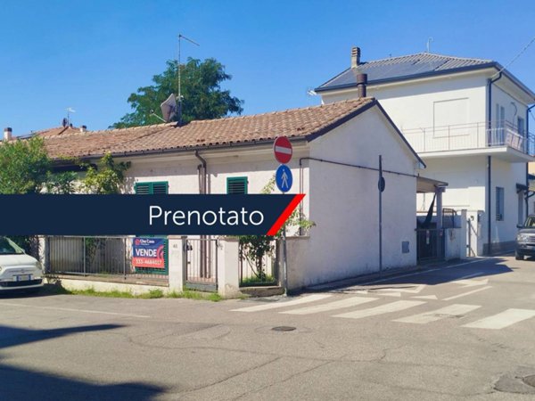 casa indipendente in vendita a Cesena in zona Santo Stefano