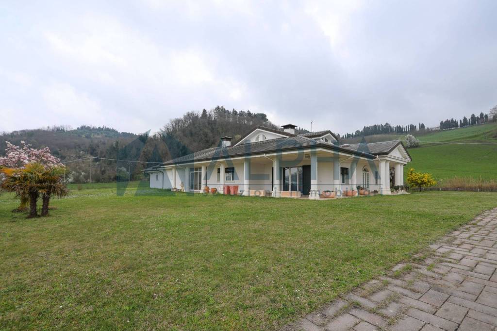 casa indipendente in vendita a Cesena in zona Acquarola