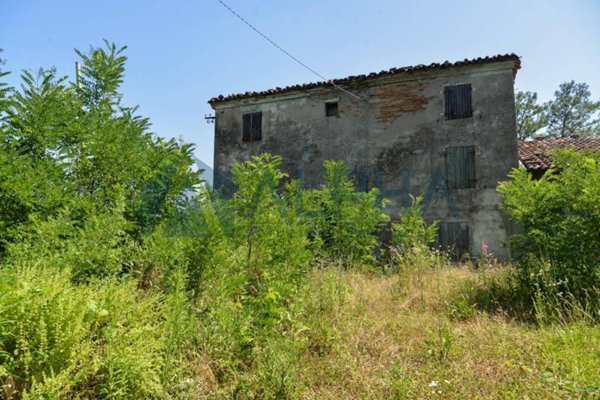 casa indipendente in vendita a Cesena in zona Tessello