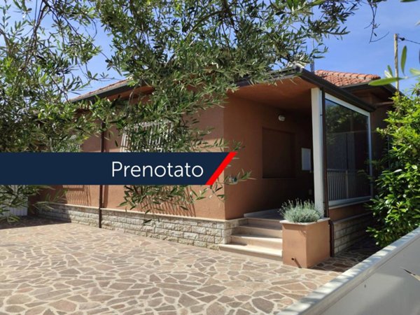 casa indipendente in vendita a Cesena in zona Calabrina