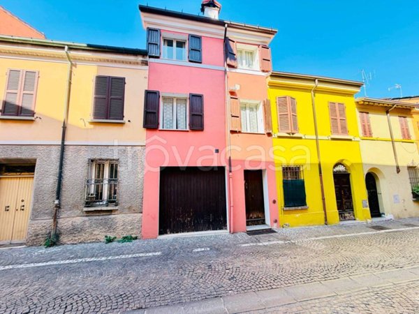 casa indipendente in vendita a Cesena in zona Centro Storico