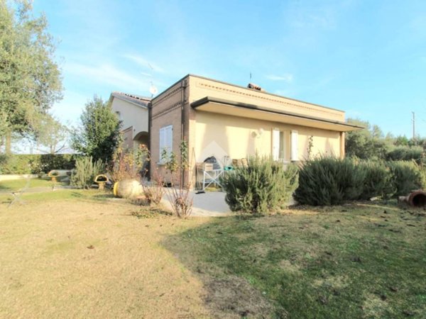 casa indipendente in vendita a Cesena in zona Villa Chiaviche