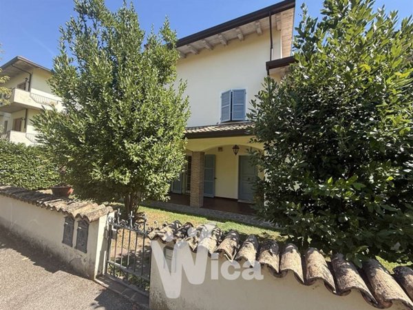 casa indipendente in vendita a Cesena in zona Macerone