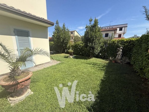 casa indipendente in vendita a Cesena in zona Macerone