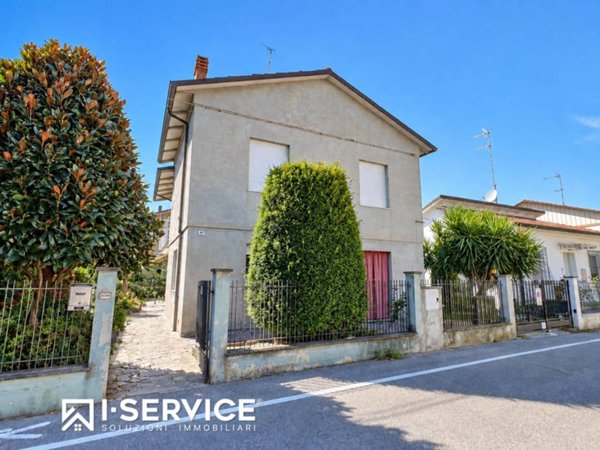 casa indipendente in vendita a Cesena in zona Sant'Egidio