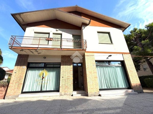 casa indipendente in vendita a Cesena in zona Oltresavio