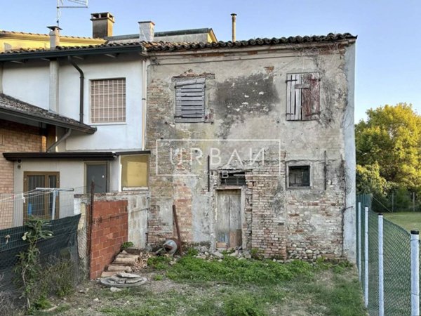 casa indipendente in vendita a Cesena in zona Pievesestina