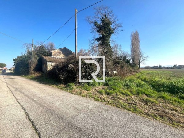 casa indipendente in vendita a Cesena in zona Cesuola