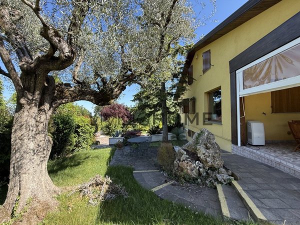 casa indipendente in vendita a Cesena