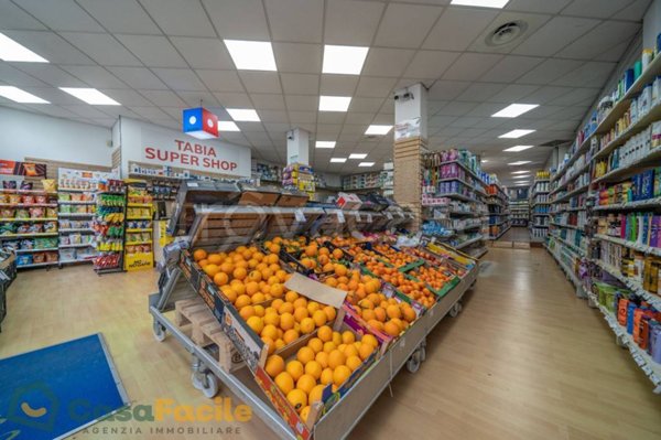 negozio in vendita a Cesena in zona Centro Storico