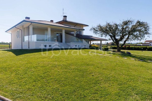 casa indipendente in vendita a Cesena in zona Sant'Andrea in Bagnolo