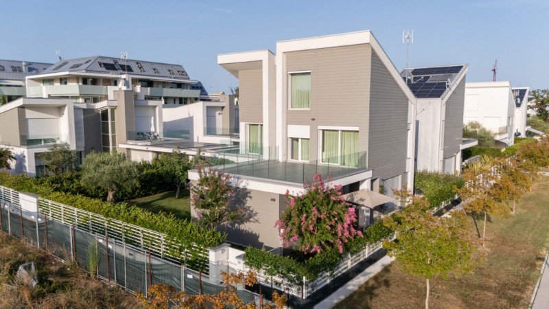 casa indipendente in vendita a Cesena in zona Fiorenzuola