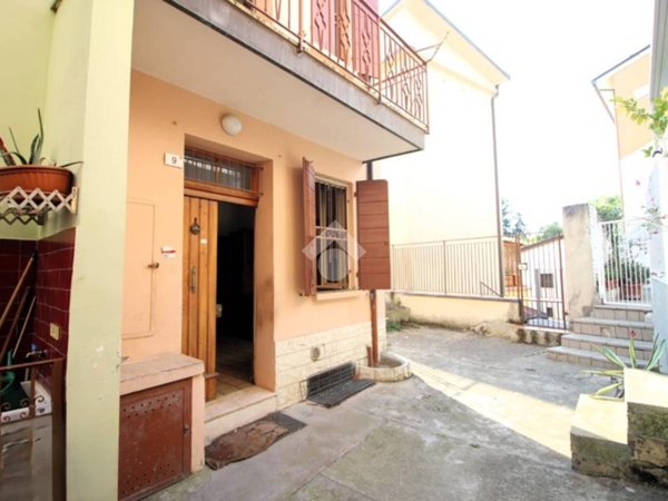casa indipendente in vendita a Cesena in zona Centro Storico