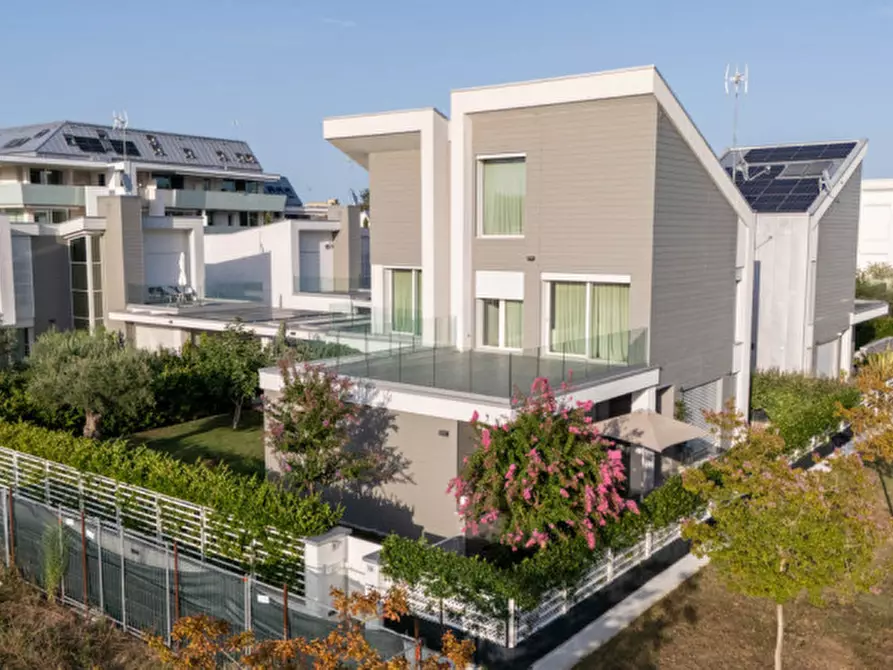 casa indipendente in vendita a Cesena in zona Fiorenzuola
