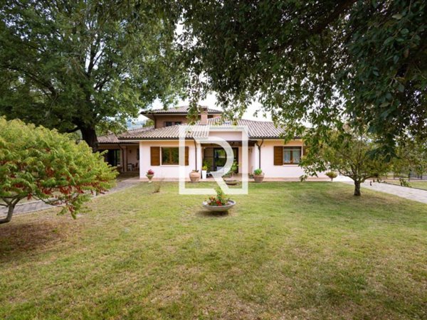 casa indipendente in vendita a Cesena in zona Borello