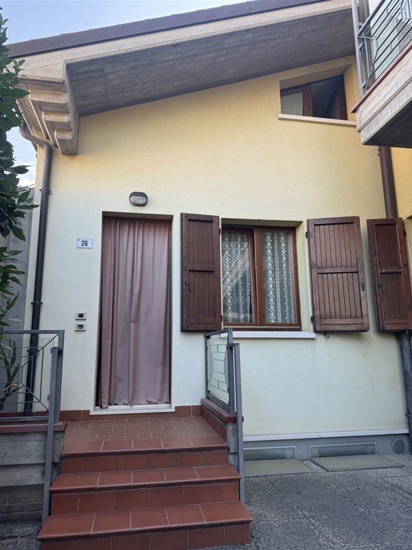 casa indipendente in vendita a Cesena
