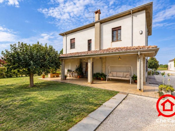 casa indipendente in vendita a Cesena