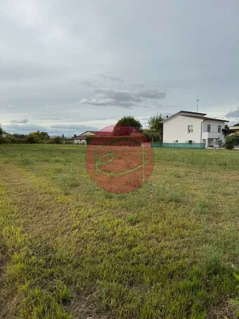 terreno in vendita a Cesena in zona Pievesestina